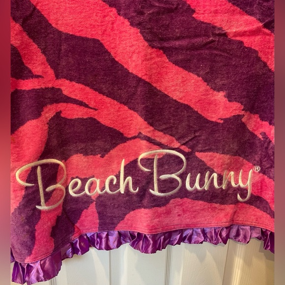 NWT Beach Bunny 🌊🐰 Towel - Picture 3 of 6